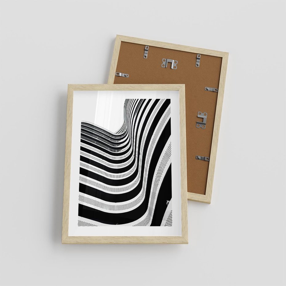 Plakat w ramie 30x40 - Nowoczesność w Monochromii - nowoczesna architektura, czarno białe zdjęcie - rama drewno