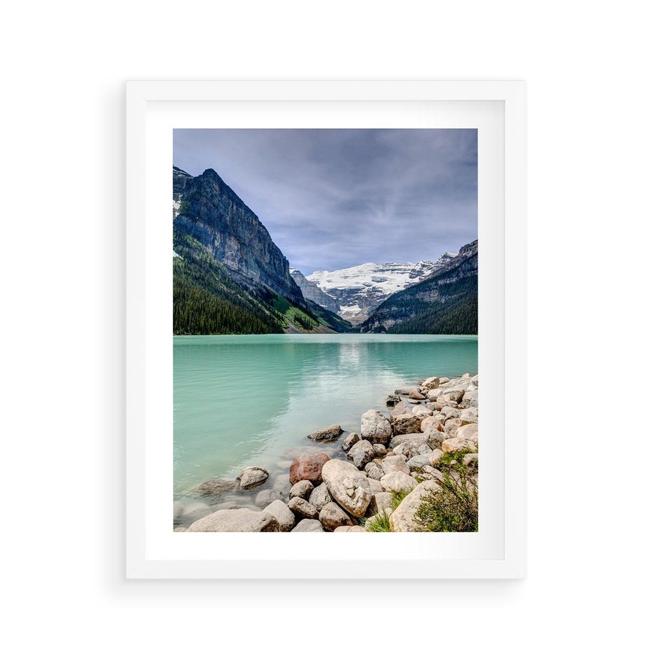 Plakat w ramie 40x50 - Górskie jezioro - spokój i piękno - jezioro, górskie - rama biała