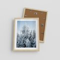 Plakat w ramie 30x40 - Magia Śnieżnych Drzew - zima, iglaste drzewa - rama drewno