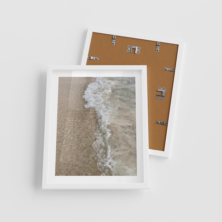 Plakat w ramie 40x50 - Fale Morza na Piasku - plaża, morze - rama biała