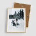 Plakat w ramie 50x70 - Świąteczna Przygoda - renifer, śnieg - rama drewno
