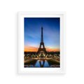 Plakat w ramie 30x40 - Wieża Eiffla w Innej Odsłonie - wieża, Eiffla - rama biała