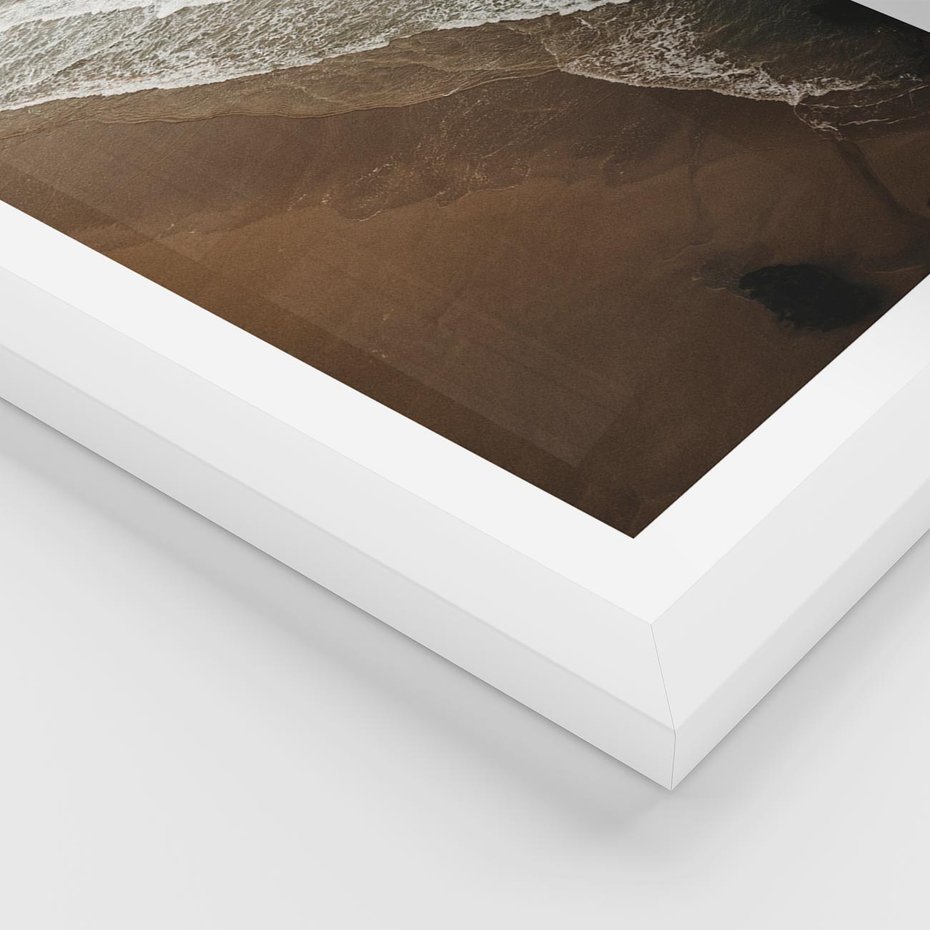 Plakat w ramie 50x70 - Spokój nad plażą - plaża, morze - rama biała