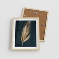 Plakat w ramie 40x50 - Mroczne Złoto - nowoczesna grafika, złoty liść na czarnym tle - rama drewno