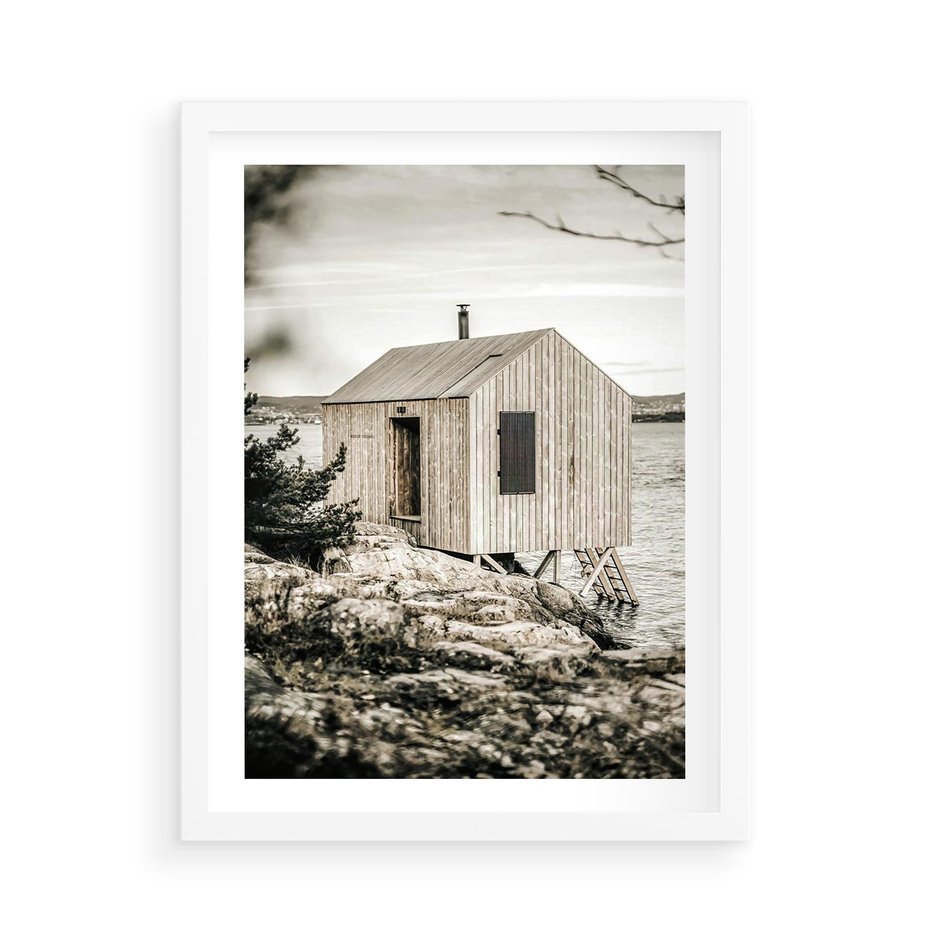 Plakat w ramie 50x70 - Nostalgiczna Oaza - rustykalny domek, domek nad jeziorem - rama biała