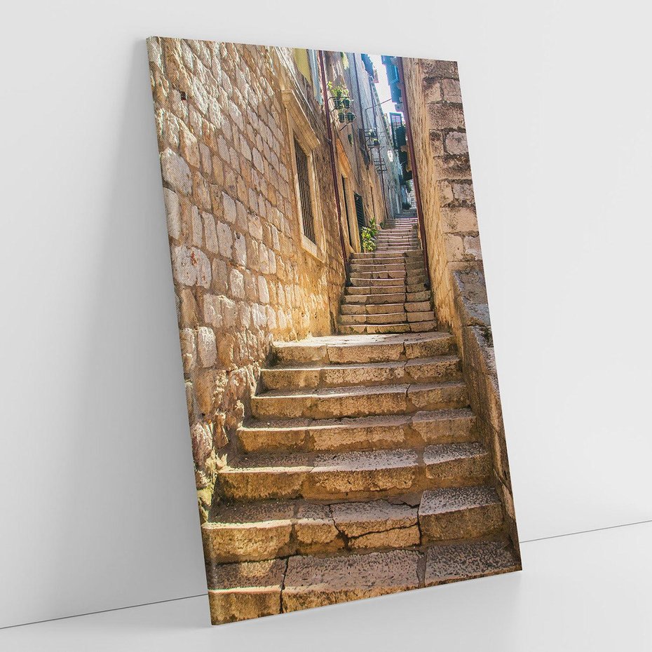 Obraz na płótnie 80x120 - Uliczka: perspektywa miejskiego krajobrazu - uliczka, perspektywa