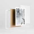 Plakat w ramie 30x40 - Spokój Zimowego Lasu w Górach - zima w lesie, w górach - rama biała
