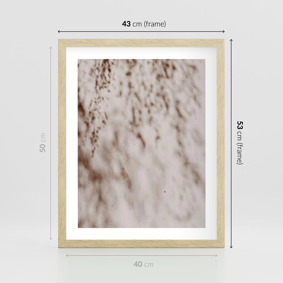 Plakat w ramie 40x50 - Cień Gałęzi - beżowa ściana, cień gałęzi - rama drewno