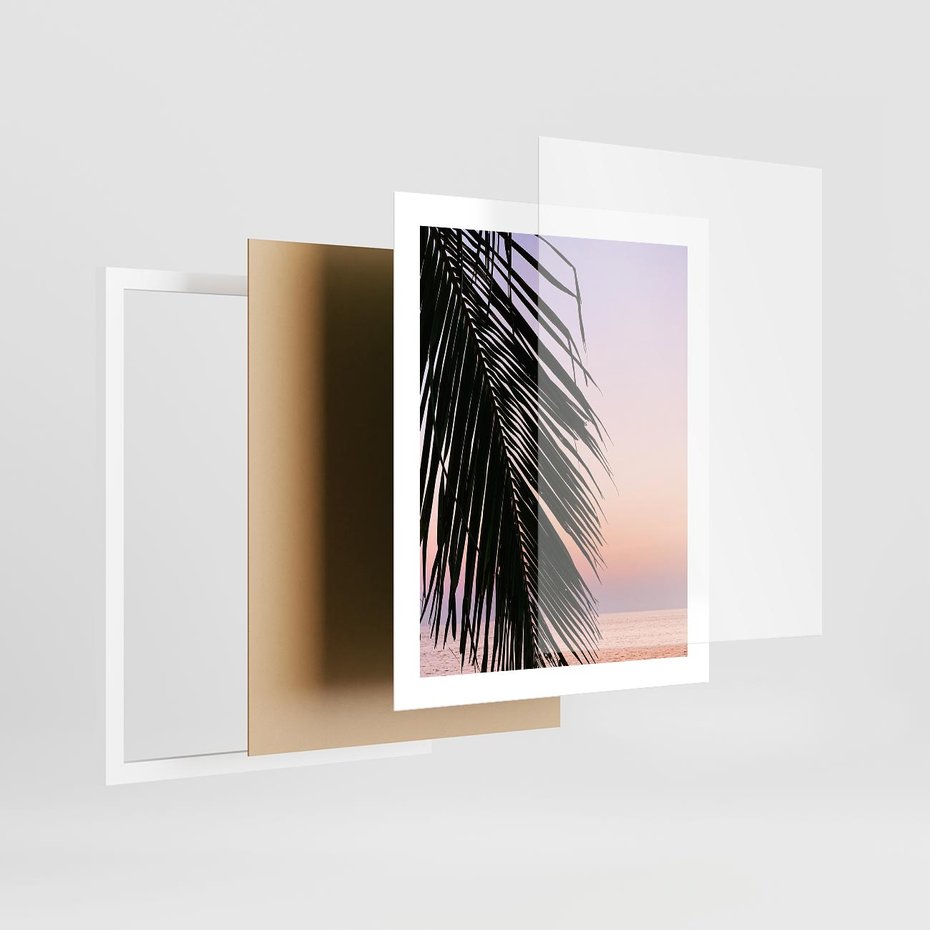 Plakat w ramie 40x50 - Liście Palmy nad Morzem - zachód słońca, liście palmy na tle nieba i morza - rama biała