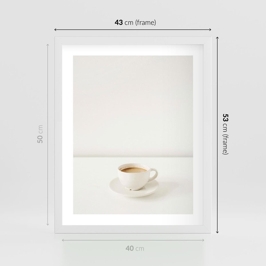 Plakat w ramie 40x50 - Kawa w Prostocie - kawa w filizance, białe tłó - rama biała