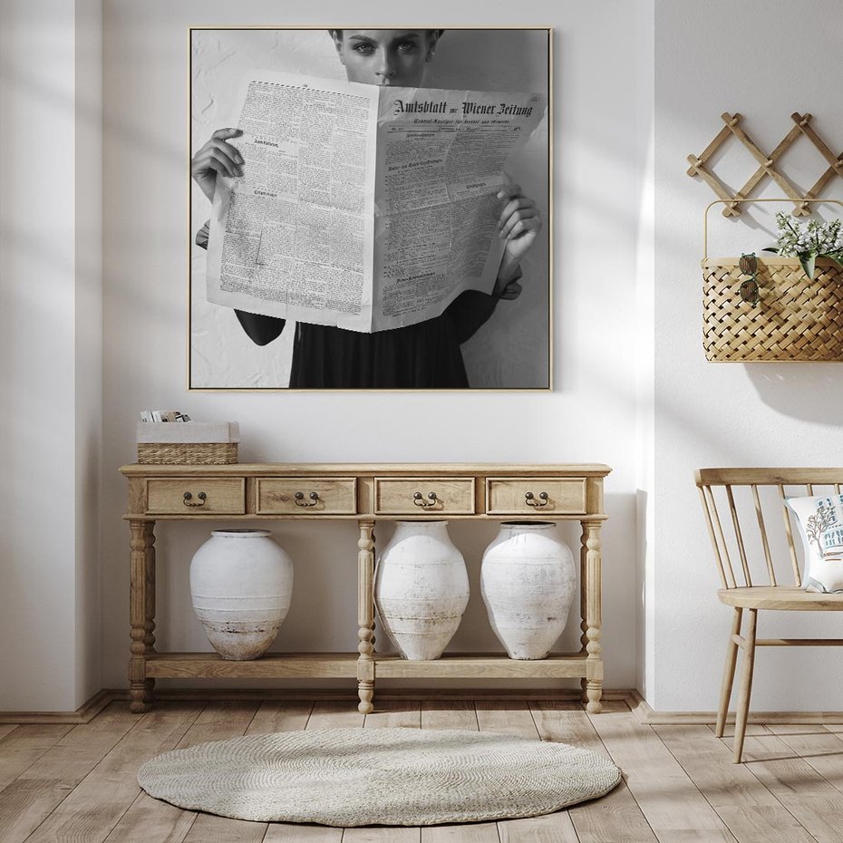 Obraz w ramie 80x80 - Nowe Wiadomości - retro zdjęcie, czarno białe - rama drewno