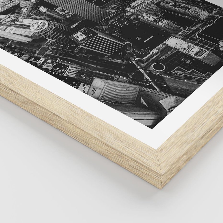 Plakat w ramie 30x40 - Kontrastujące miasto - miasto, biało - rama drewno