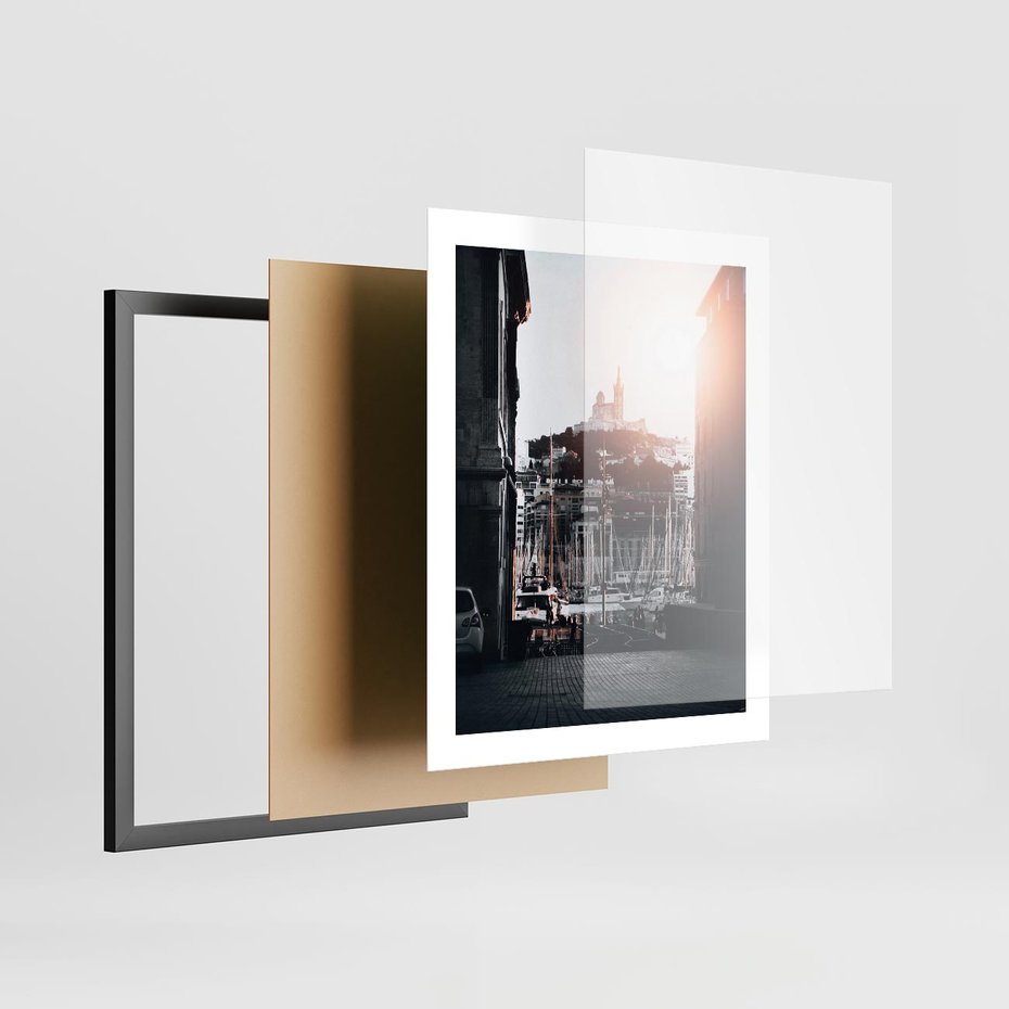 Plakat w ramie 40x50 - Światło Portowe - czarno białe zdjecie, uliczka w nadmorskim mieście - rama czarna