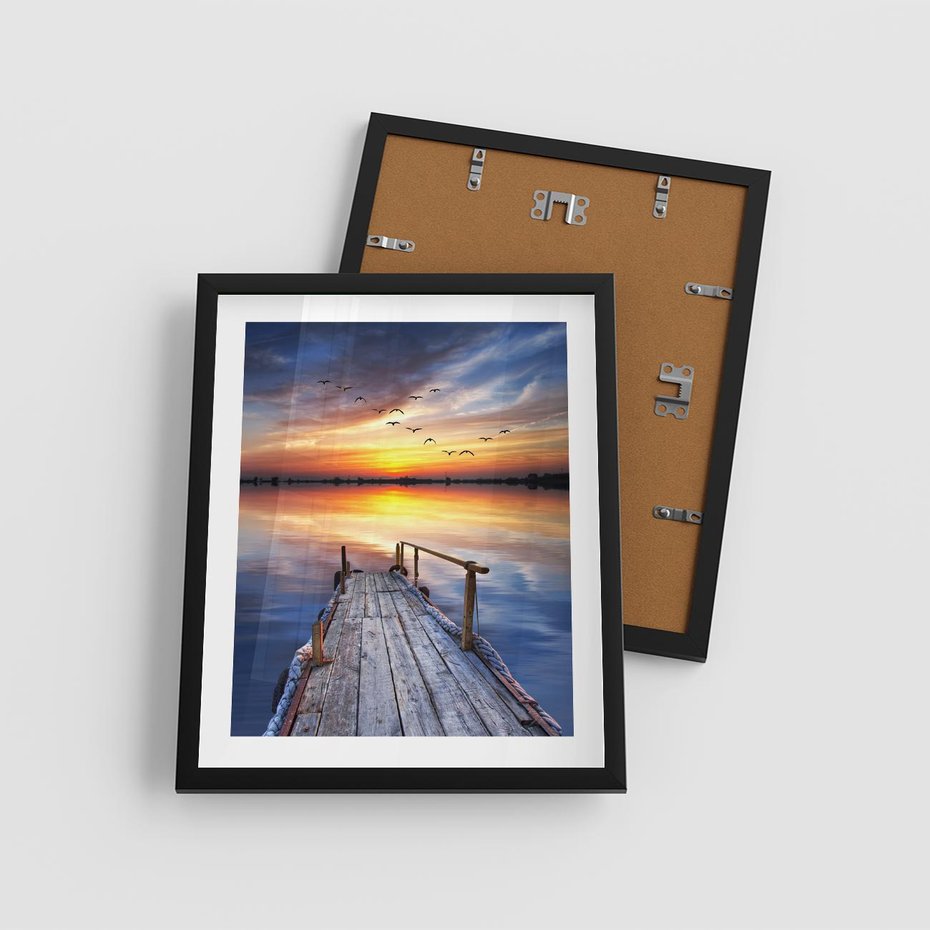 Plakat w ramie 40x50 - Zachód słońca na pomostcie - pomost, zachód - rama czarna
