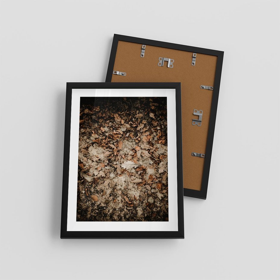 Plakat w ramie 30x40 - Suchość Liści w Brązowych Tonach - suche liście jesień brąz - rama czarna