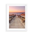 Plakat w ramie 50x70 - Spacer Wśród Przyboju - dróżka, morze - rama biała