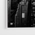 Obraz w ramie 80x120 - Wibracje Miejskiego Życia - miasto, wieżowce - rama biała