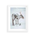 Plakat w ramie 30x40 - Magia Świąt - renifer na śniegu, śnieg - rama biała