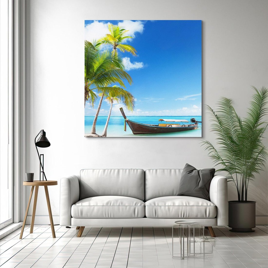 Obraz na płótnie 50x50 - Sielska plaża z łodzią na morzu - plaża, morze