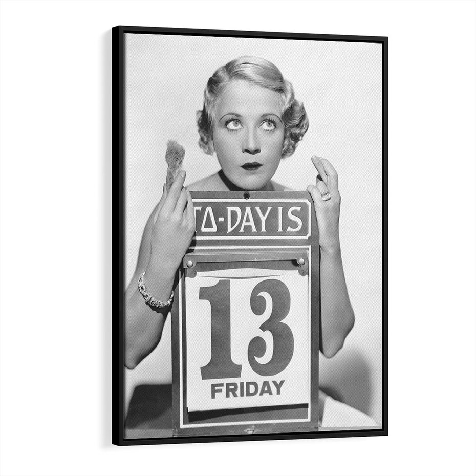 Obraz w ramie 70x100 - Czy to Pech - retro zdjęcie, czarno białe - rama czarna