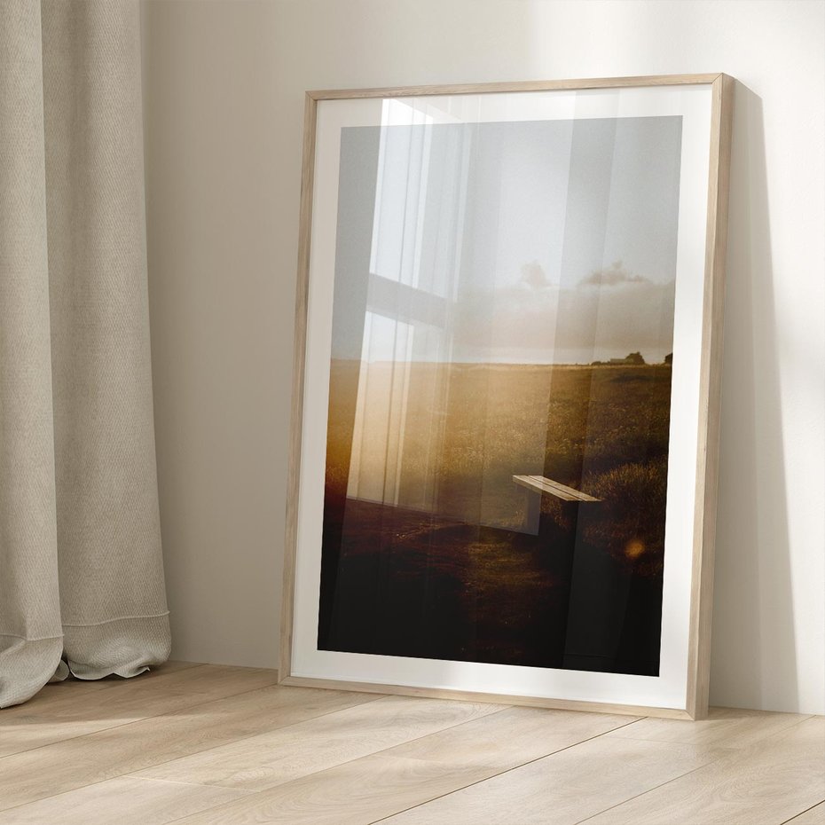 Plakat w ramie 40x50 - Mglisty zachód słońca na ławeczce - mgła, zachód - rama drewno