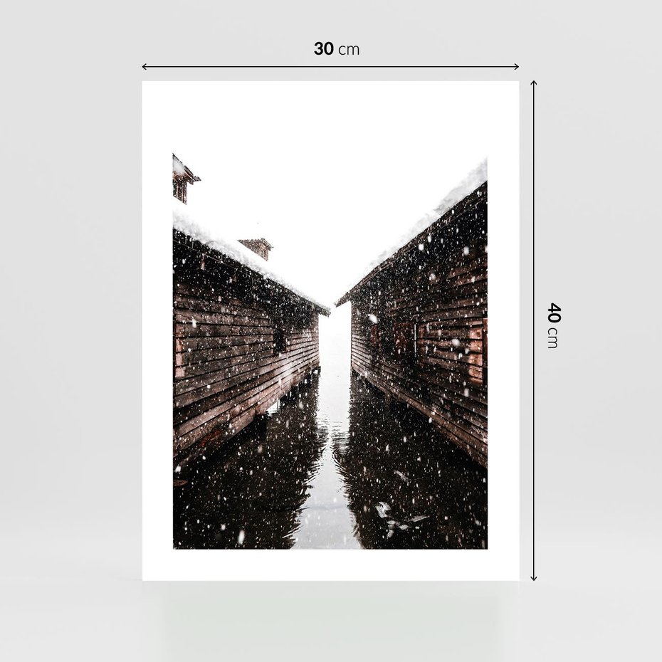 Plakat bez ramy 30x40 - Spadający Śnieg - domek górski, w zimie