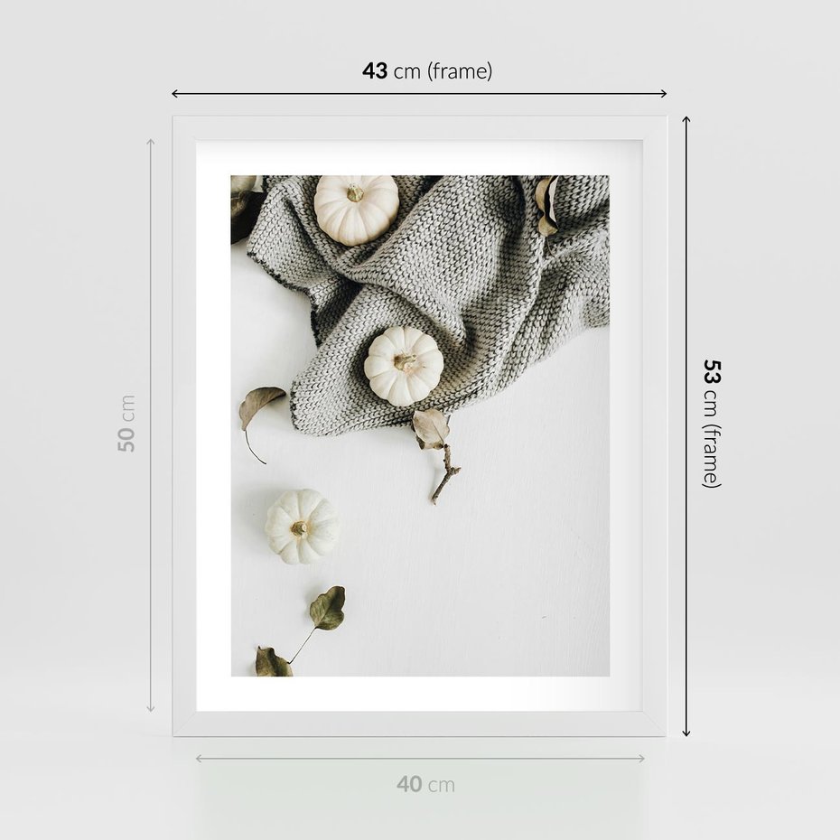 Plakat w ramie 40x50 - Białe Dynie i Przytulny Koc - kompozycja jesienna, białe dynie - rama biała