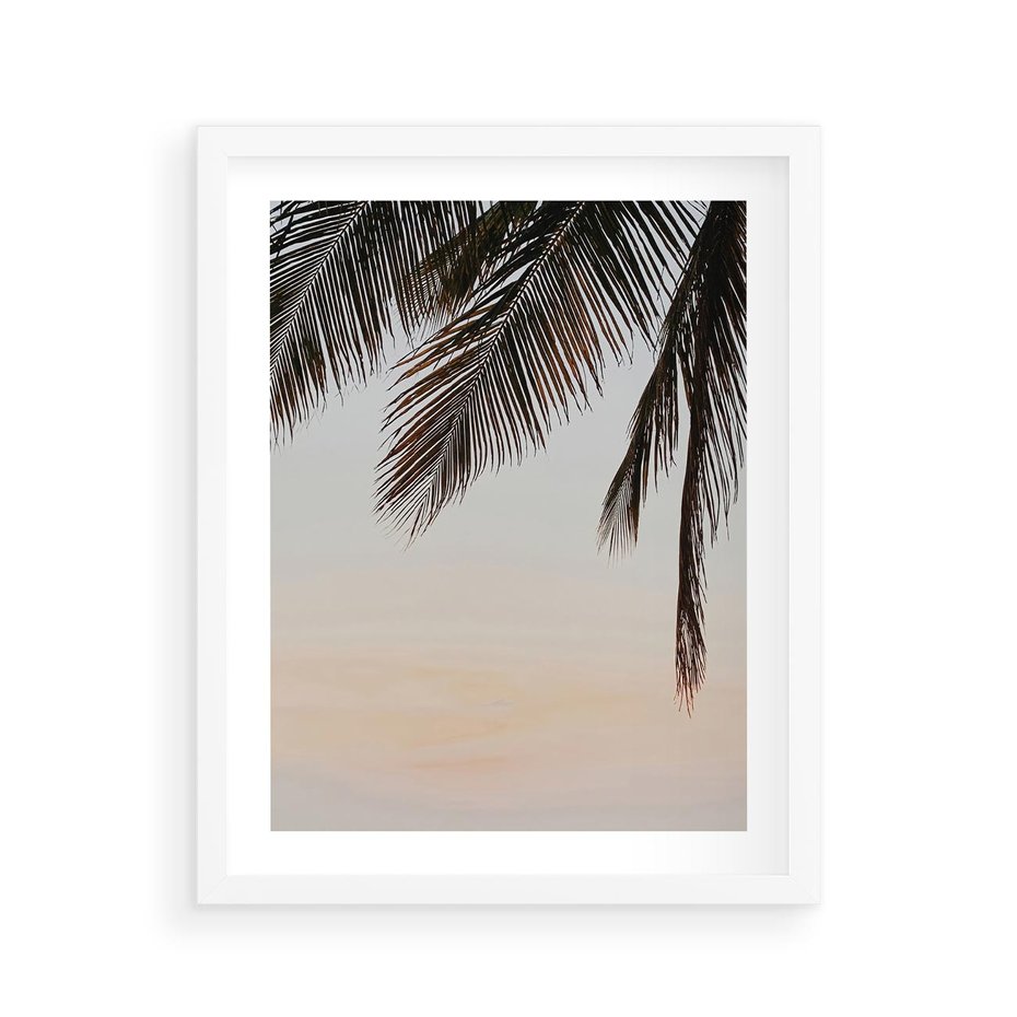 Plakat w ramie 40x50 - Tropikalna Harmonia - palmy na tle nieba - rama biała
