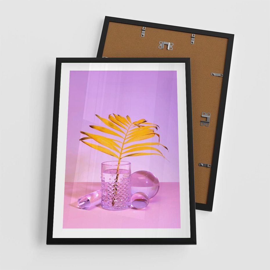 Plakat w ramie 50x70 - Neonowy Liść Palmy na Fotografii - neonowa fotografia, liść palmy w szklance - rama czarna