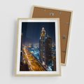 Plakat w ramie 50x70 - Nocna magia - miasto, noc - rama drewno