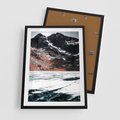 Plakat w ramie 50x70 - Śnieżna Opowieść - górski krajobraz, zima w górach - rama czarna