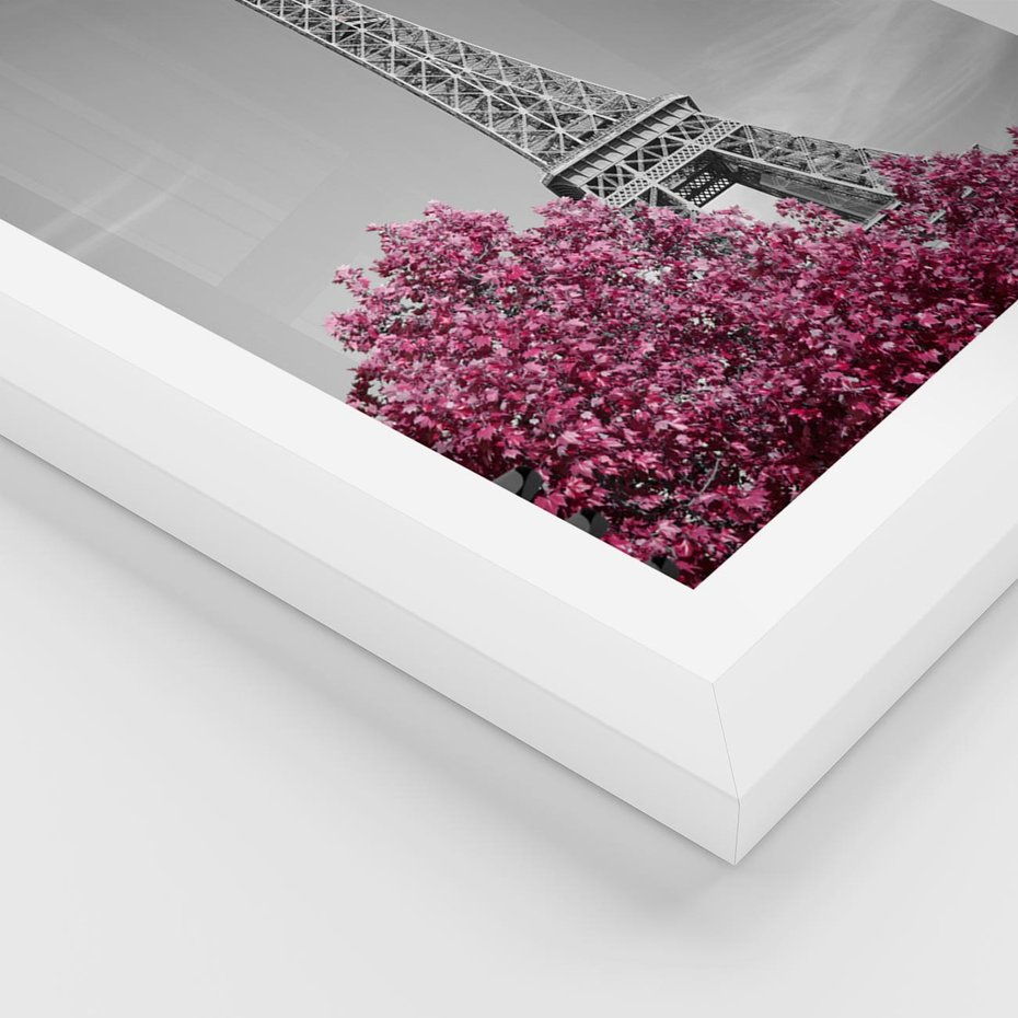 Plakat w ramie 30x40 - Różowy Paryż - czarno białe zdjęcie, wieża eiffla - rama biała