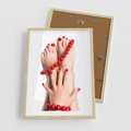 Plakat w ramie 50x70 - Manicure spa: piękno i relaks - manicure, spa - rama drewno