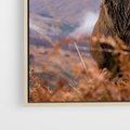 Obraz w ramie 50x70 - Jeleń w Uśpionym Krajobrazie - jeleń na tle gór, ośnieżone góry - rama drewno