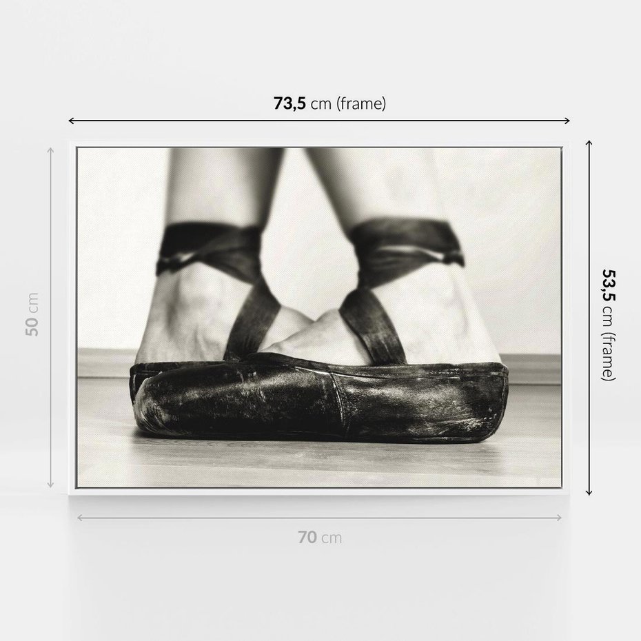 Obraz w ramie 70x50 - W Monochromatycznych Nutach - fotografia, czarno biała - rama biała