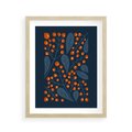 Plakat w ramie 40x50 - Symfonia liści i owoców - granatowe tło, pomarańczowe owoce jarzębiny - rama drewno
