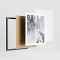 Plakat w ramie 40x50 - Spokój Zimowego Lasu w Górach - zima w lesie, w górach - rama czarna