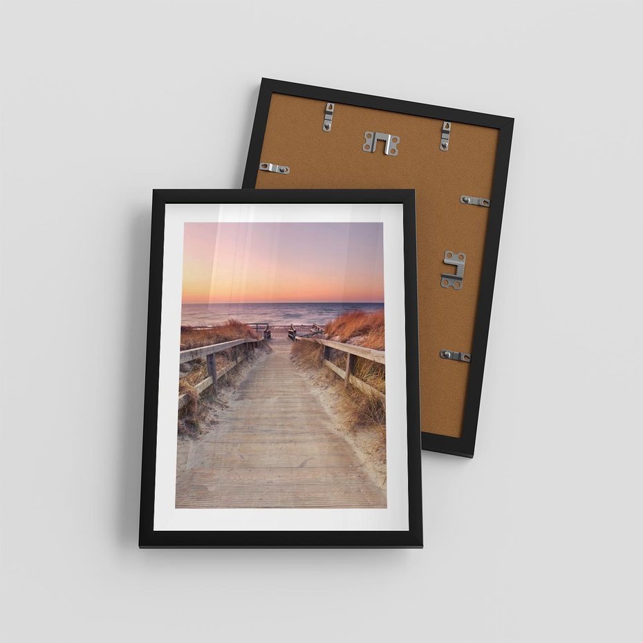 Plakat w ramie 30x40 - Spacer Wśród Przyboju - dróżka, morze - rama czarna