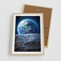 Plakat w ramie 50x70 - Mistrzowskie spojrzenie na Ziemię - ziemia, kosmos - rama drewno