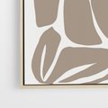 Obraz w ramie 80x120 - Złudne Zmysły - abstrakcyjny kwiat, beże i brązy - rama drewno