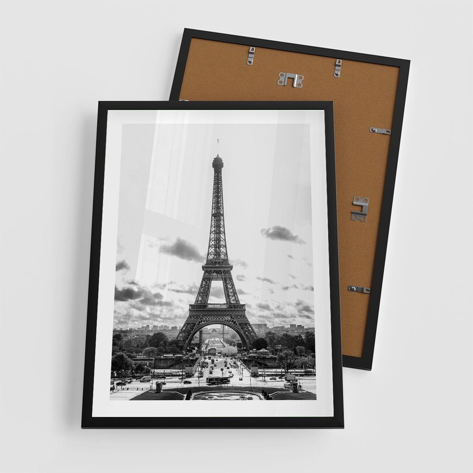 Plakat w ramie 50x70 - Wieża Eiffla - czarno białe zdjecie, wieża eiffla - rama czarna