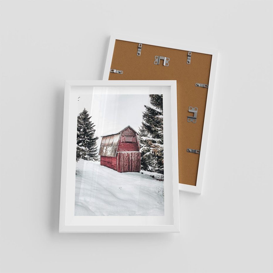 Plakat w ramie 30x40 - Domek w Śnieżnych Górach - domek, góry - rama biała