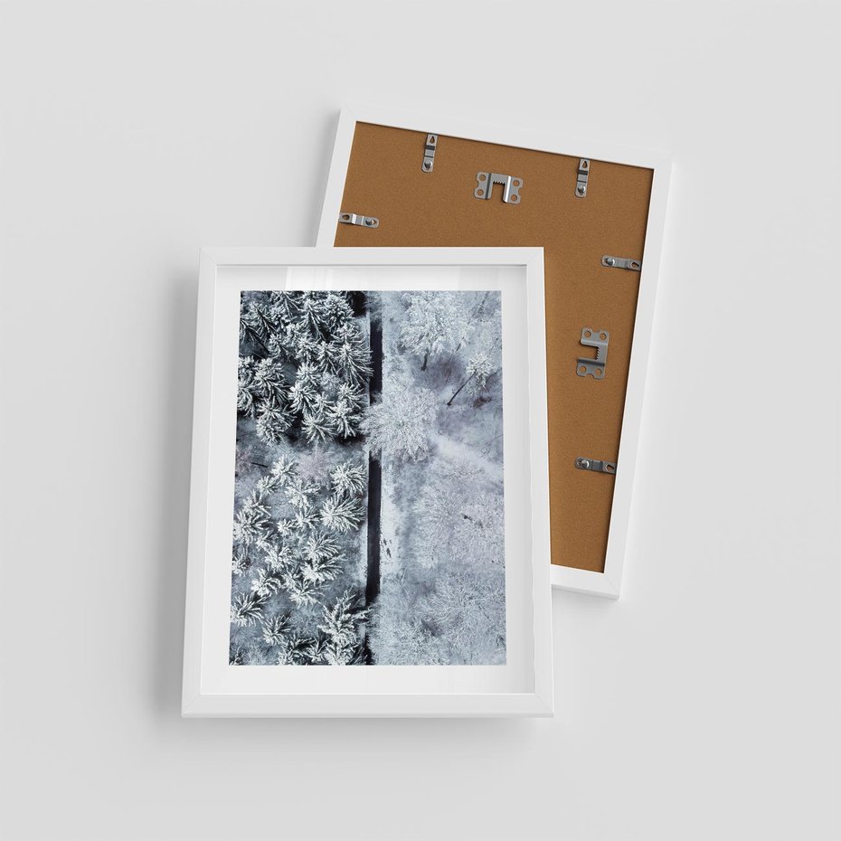 Plakat w ramie 30x40 - Ujęcie Zimowej Szosy - zima, śnieg - rama biała