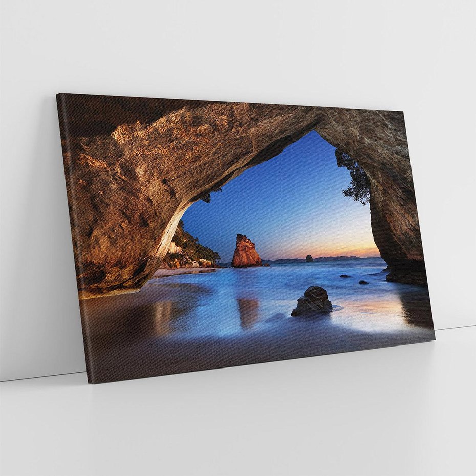 Obraz na płótnie 70x50 - Uroki wyspy: Morze i skały - wyspa, morze