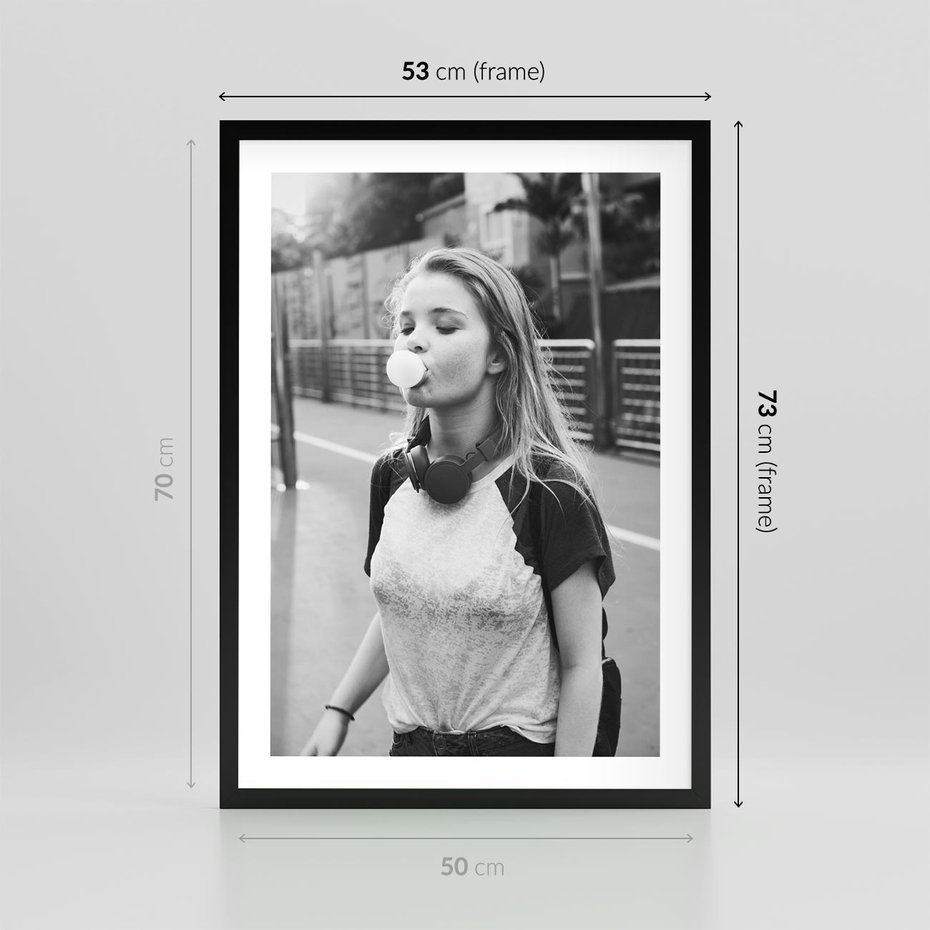 Plakat w ramie 50x70 - Letnia Młodość - nowoczesna fotografia, czarno biała - rama czarna