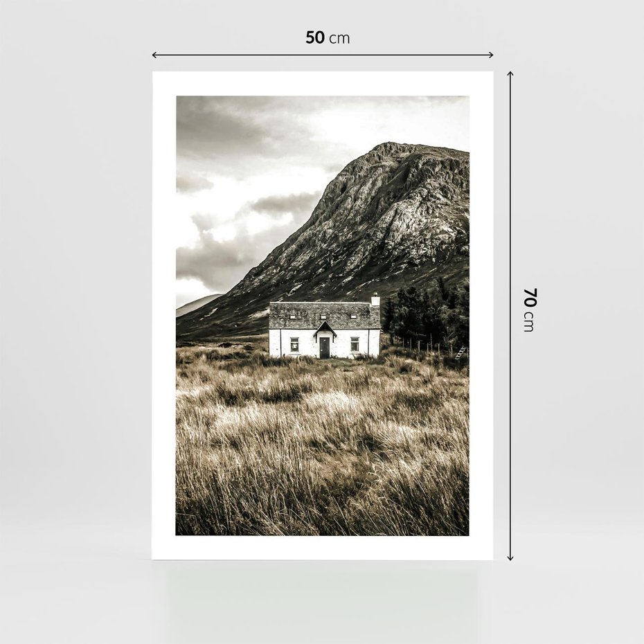 Plakat bez ramy 50x70 - Biały Domek w Sepii: Wiejski Urok - domek w górach, kolory sepii