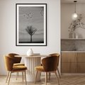 Plakat bez ramy 21x30 - Samotne Drzewo - samotne drzewo w polu, czarno białe zdjęcie