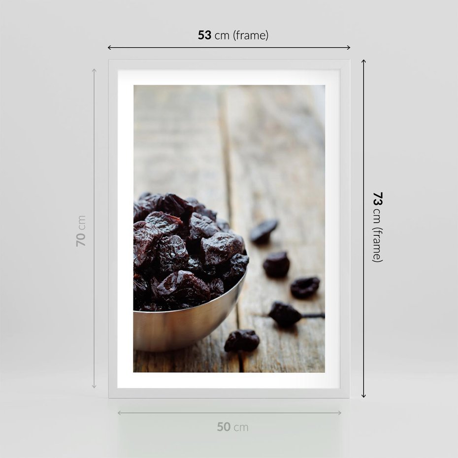 Plakat w ramie 50x70 - Smakowite rodzynki na talerzu - rodzynki, jedzenie - rama biała