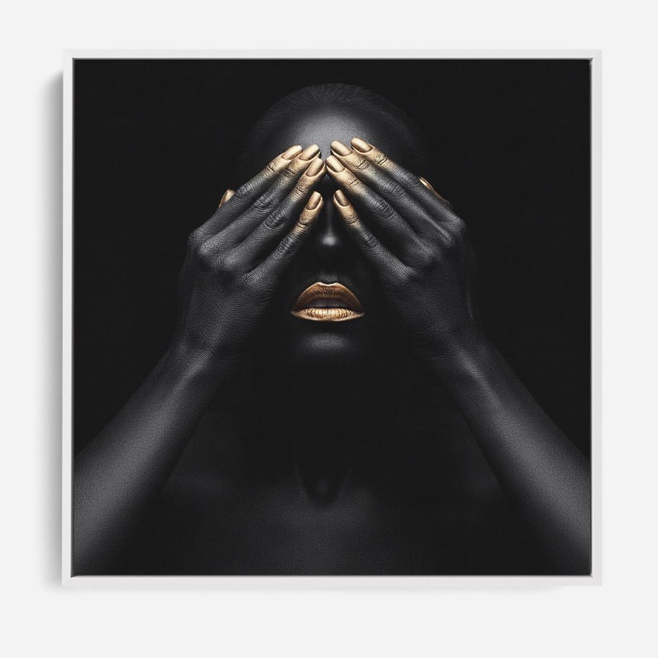 Obraz w ramie 80x80 - Złote Usta wyjątkowa subtelność - złote usta, złote palce - rama biała