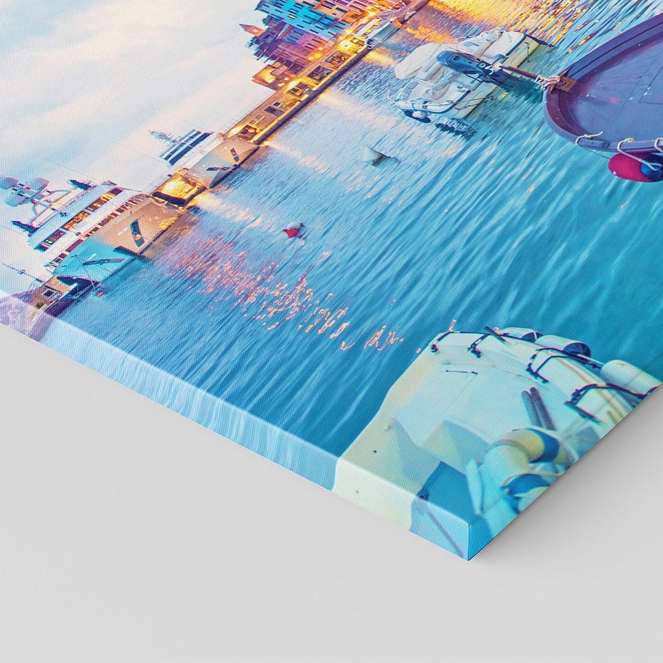 Obraz na płótnie 120x60 - Tańczące kolory zachodu - nadmorskie kolorowe miast, kolorowe budynki na brzegu